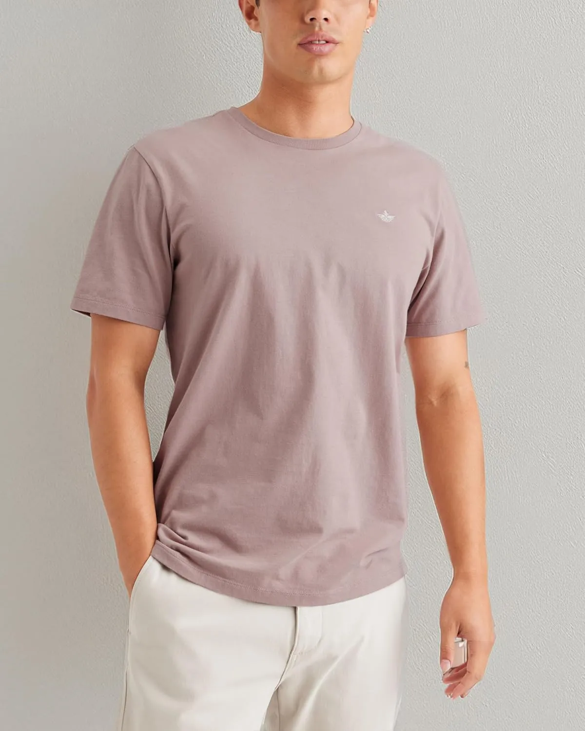 Dockers Men's Slim Fit Short Sleeve Chest Logo Crew Tee Shirt