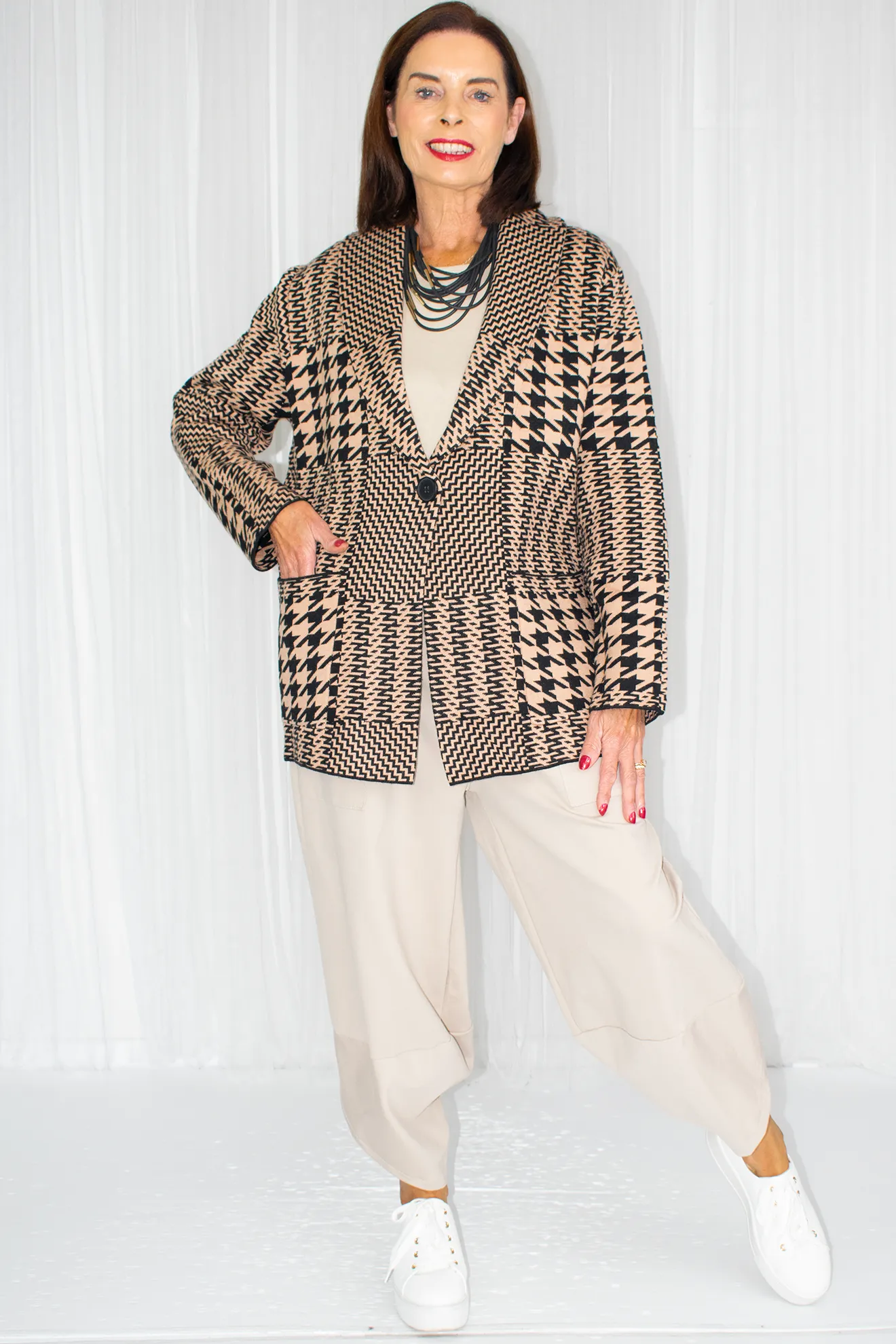 Hannah Houndstooth One Button Knitted Blazer in Camel