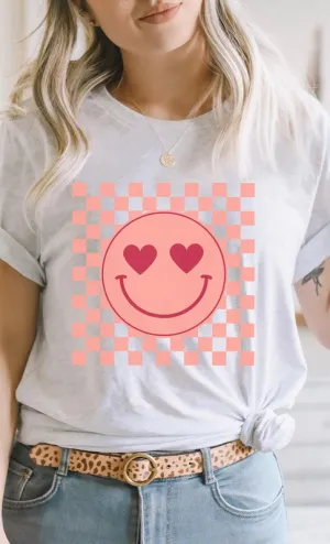 Heart Eyes Smiley Checkered Print Graphic Tee